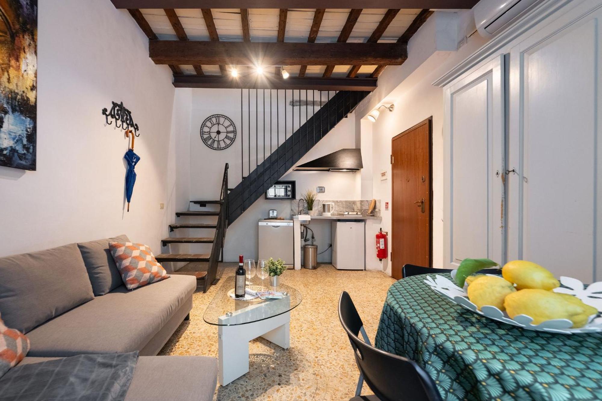 F1 - Santa Croce One Bedroom Apartment For Couples Firenze Kültér fotó